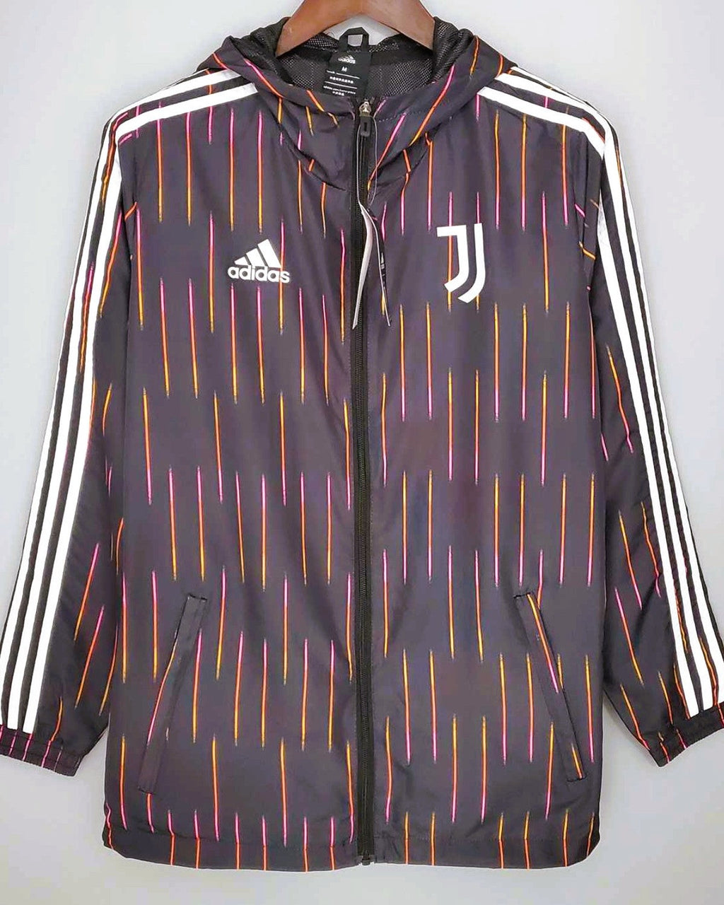 JUVENTUS WINDBREAKER with hoodie (2021-22)